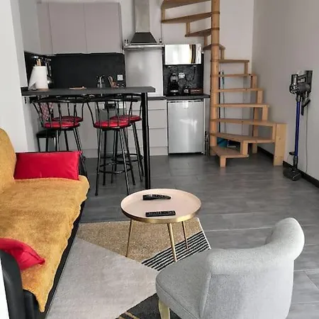 Petit Logement Crecy La Chapelle Exterior photo